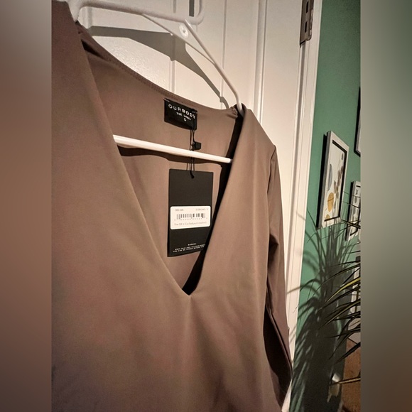 Long Sleeves Bodysuit Suit NWT - Picture 6 of 6